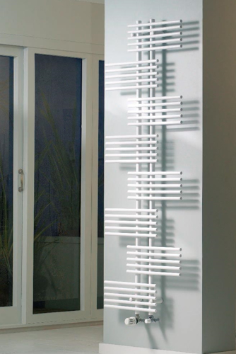 Picture of PARALLEL RAIL TOWEL RADIATOR SINGLE VERTICAL (CHROME)