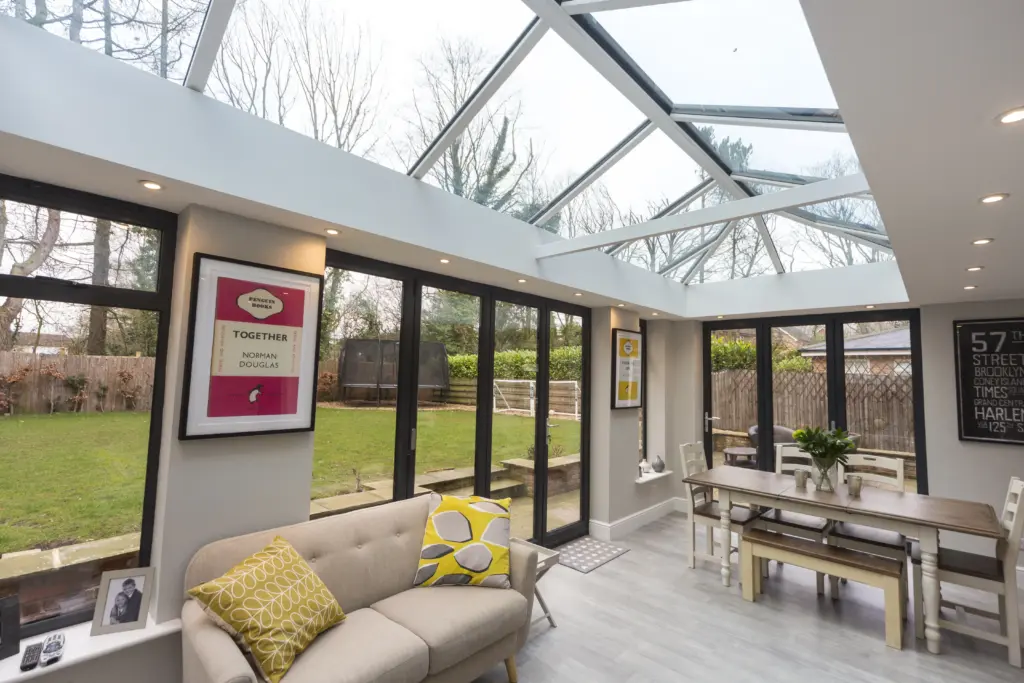 livin roof glass inside view
